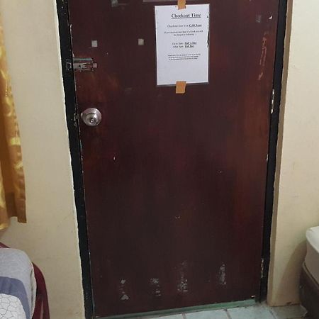 Alora Budget Inn Tanah Rata Kültér fotó